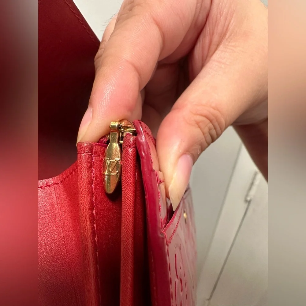 Red LV Vernis Sarah Wallet - Picture 10 of 13